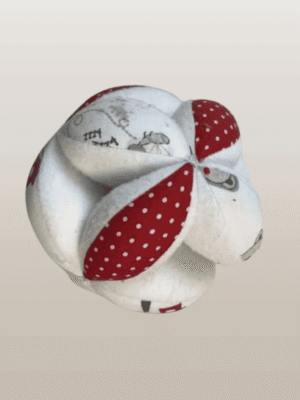 balle_sensorielle_rouge_et_blanche_-atelier_couture_de_marjorie (1)