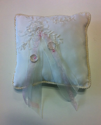 coussin alliance avec dentelle-atelier couture de marjorie