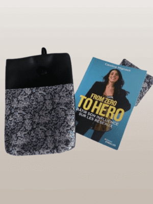 pochette livre noir avec motifs fleuri bleus -Atelier couture de Marjorie